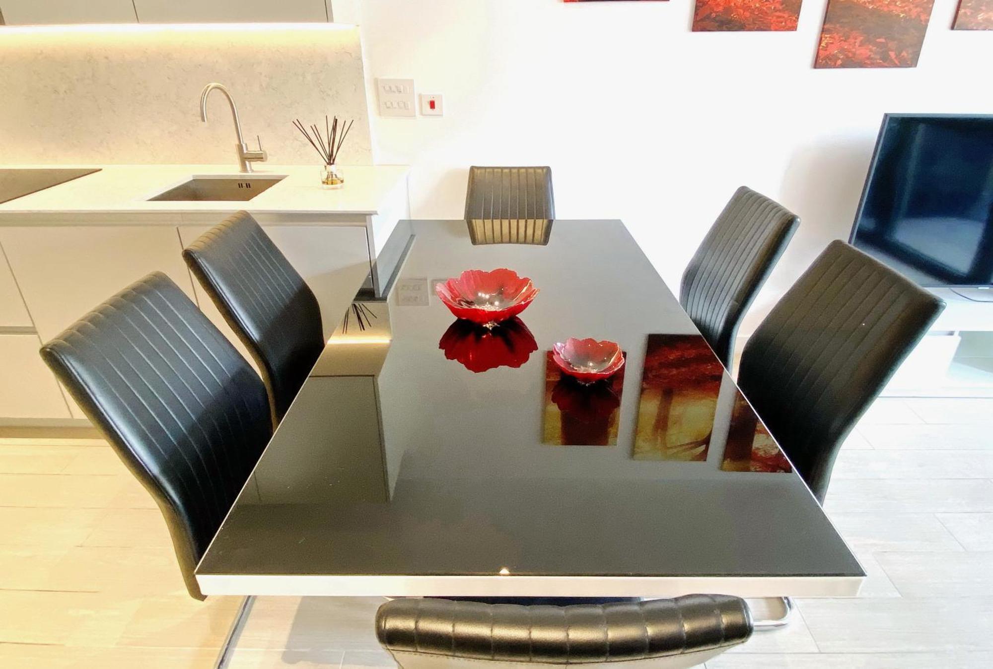 Privatunterkunft A Brand New Flat With 3 Bedrooms & 3 Baths In Zone 1 Angel For Max 9 Ppl